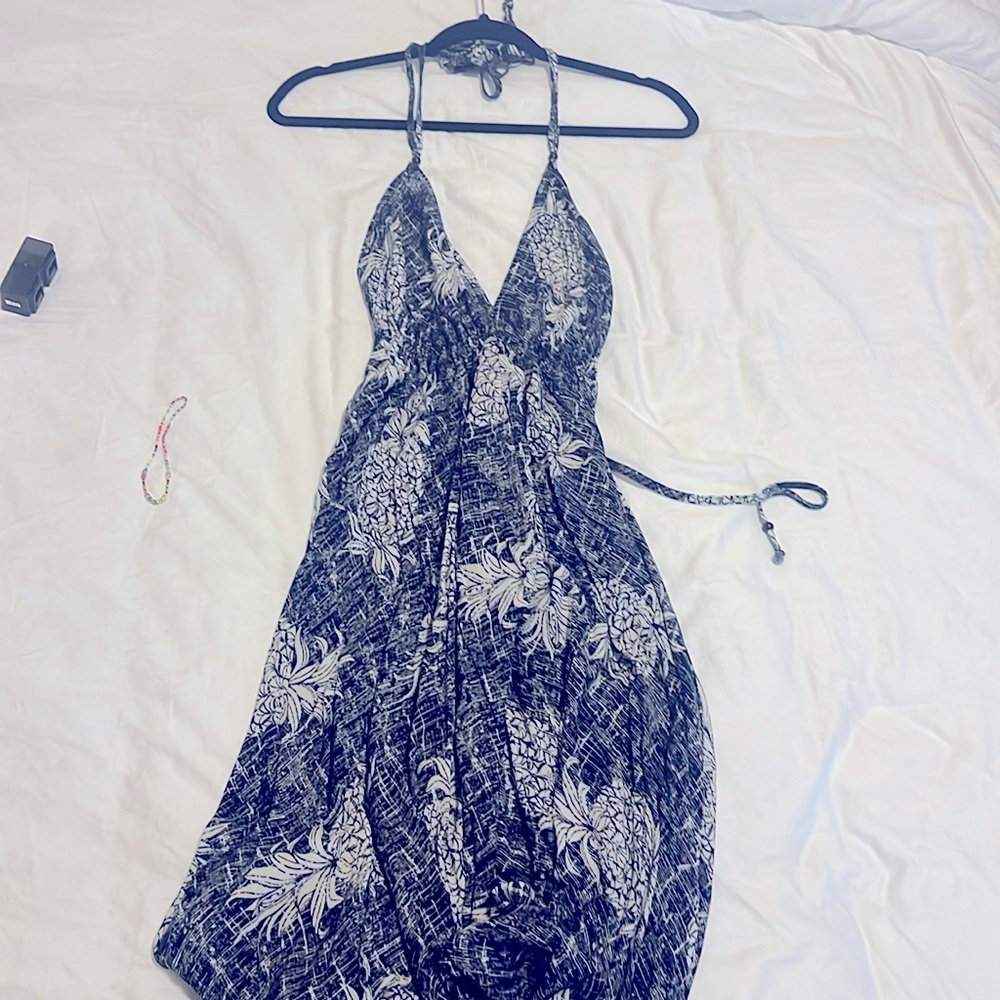 Hawaii’s finest dress in pineapple print